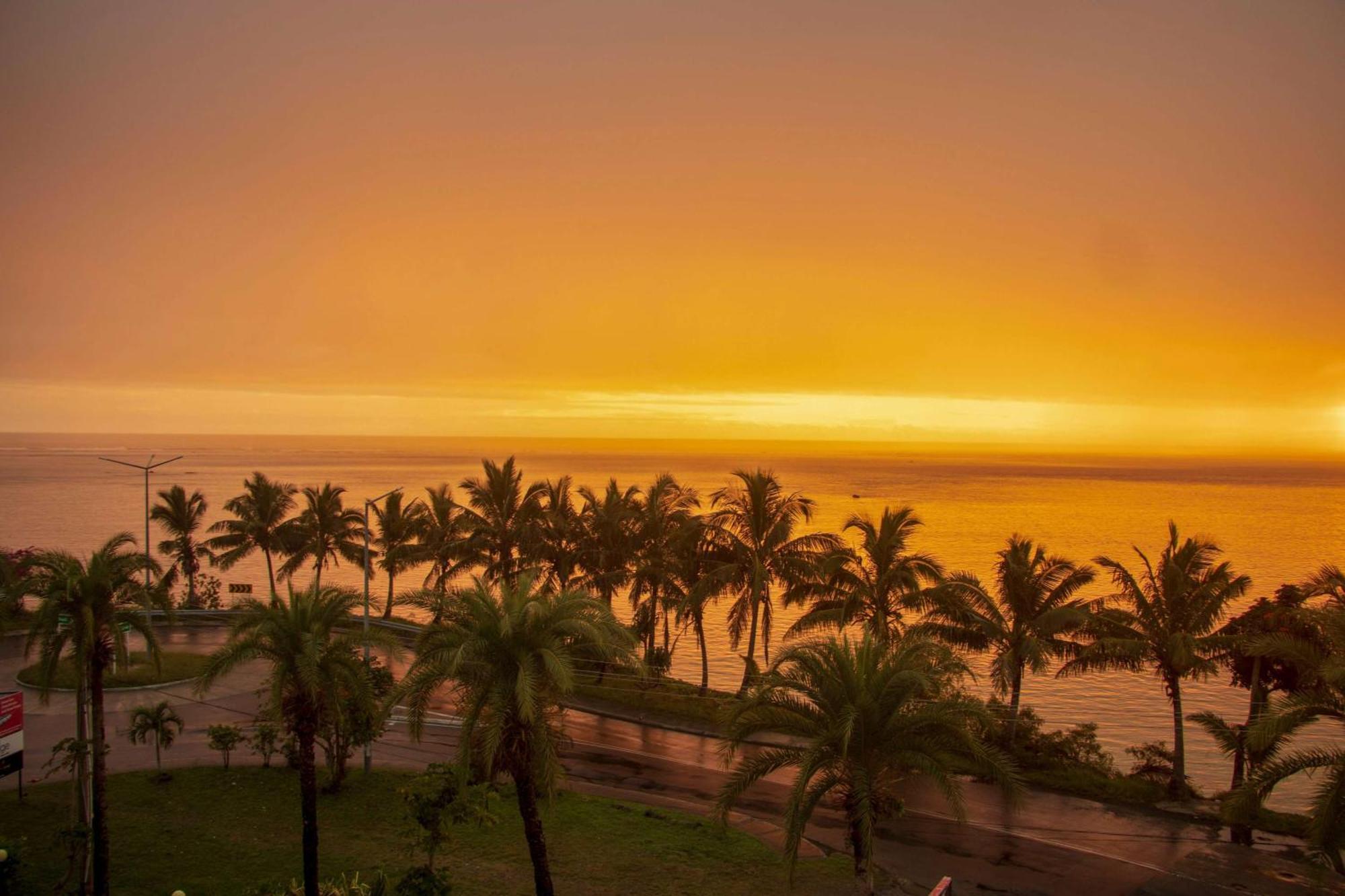 Ramada Suites By Wyndham Seafront Coral Coast Korotogo Extérieur photo